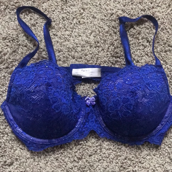 Victoria's Secret Other - 34 D Victoria secret under wire bra.